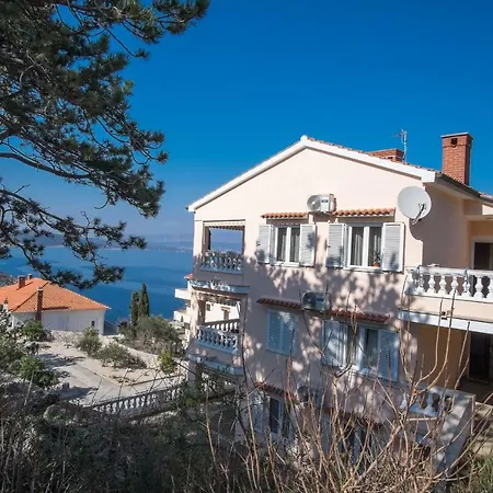 Apartment Apartman Cubranic Vrbnik (Primorje-Gorski Kotar)