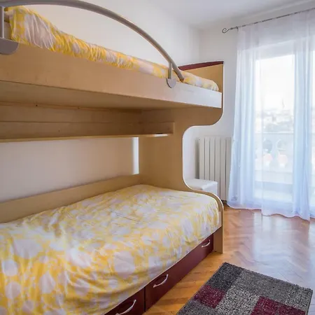 Apartment Apartman Cubranic Vrbnik (Primorje-Gorski Kotar)
