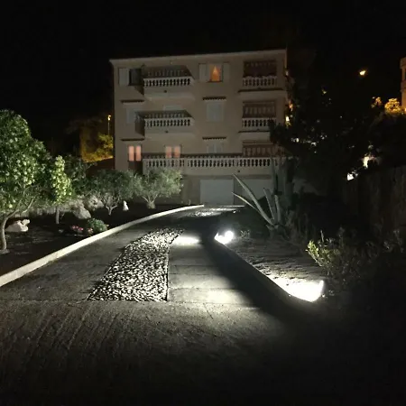 Apartment Apartman Cubranic Vrbnik (Primorje-Gorski Kotar)